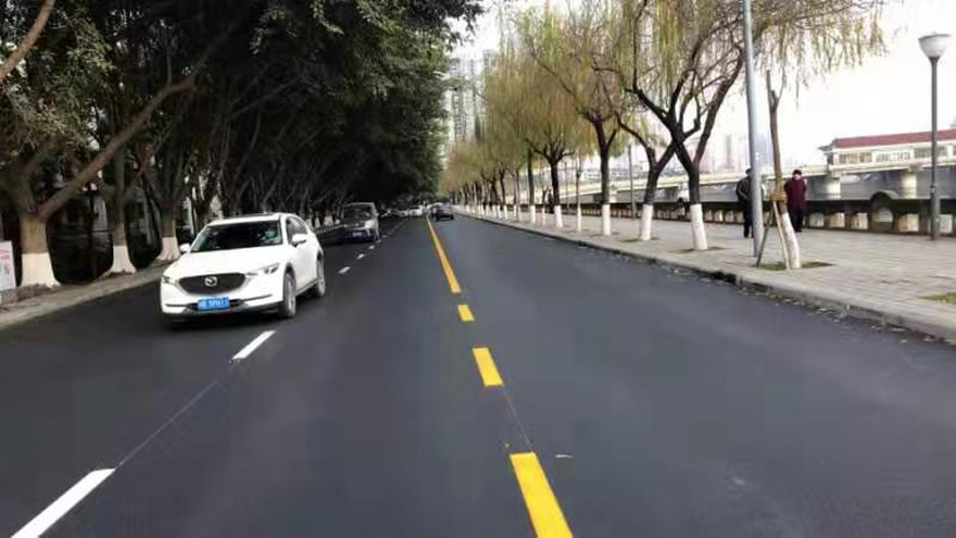 2.濱河北路東段路面提升改造后 2.濱河北路東段路面提升改造后